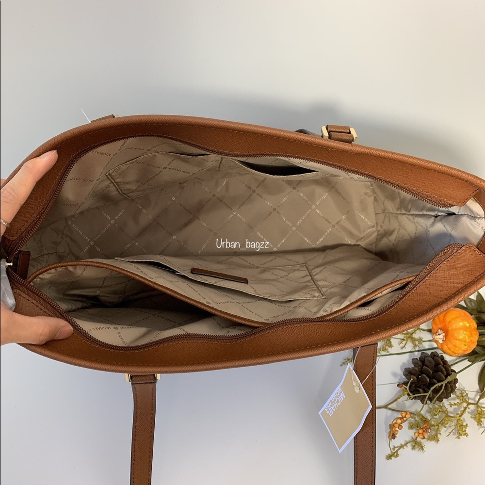 Michael Kors Sady Large Tote - Picture 6 of 9